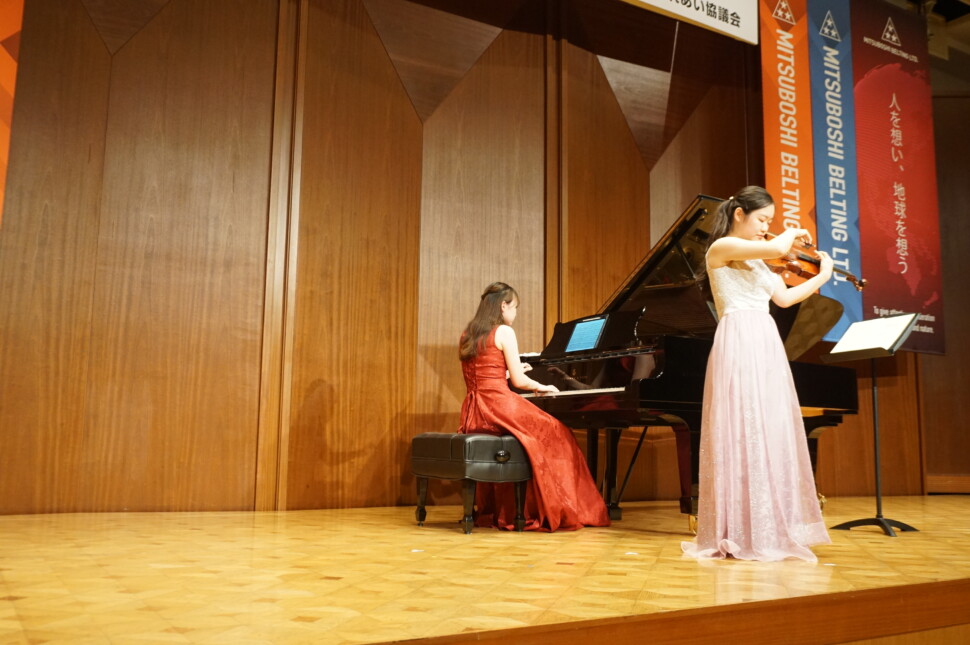 ヴァイオリンとピアノのデュオ