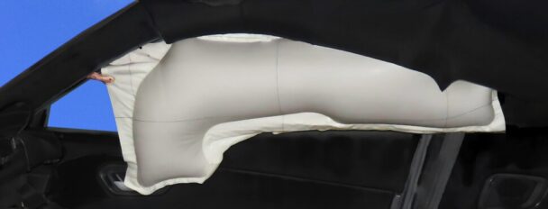 スポーツクーペ向けカーテンエアバッグ