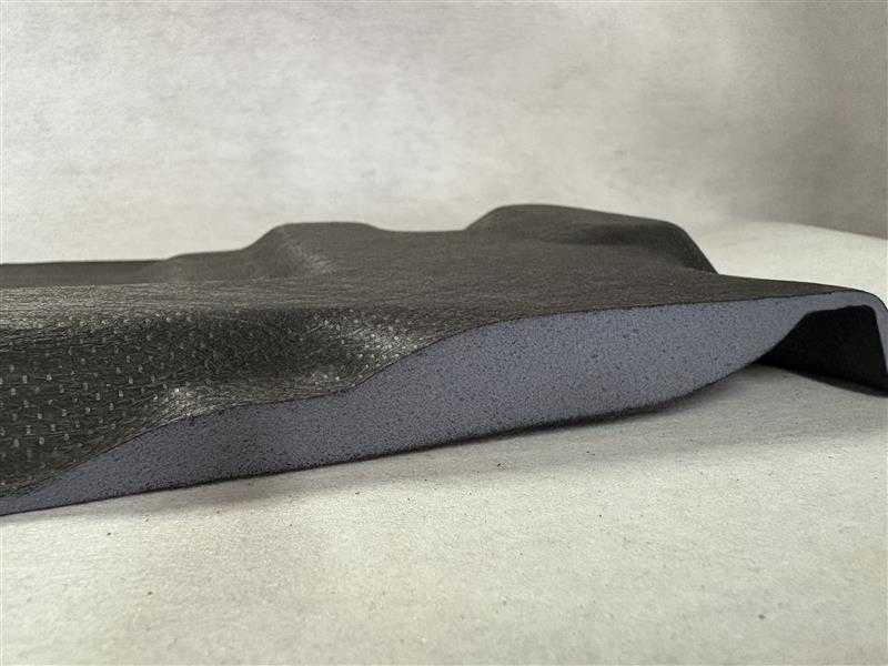 革新的なＢａｓｏｔｅｃｔコンポジットが、従来の繊維系吸音材の2倍以上の吸音性能を実現