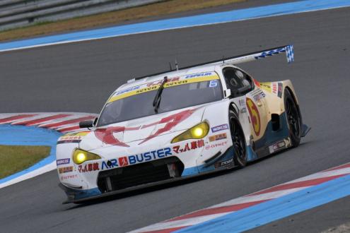 優勝したマッハ車検エアバスタ MC86マッハ号