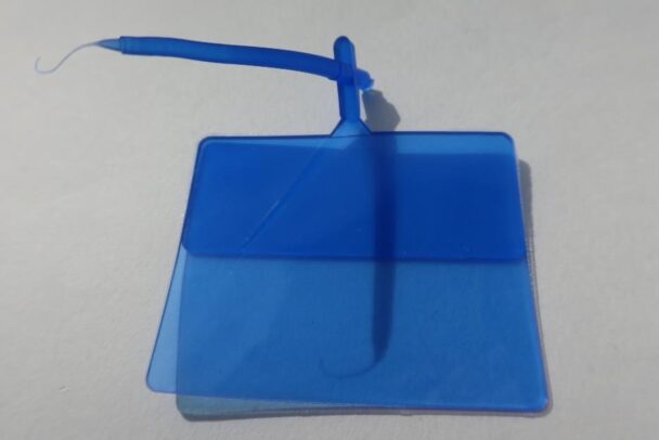 着色した成形サンプル