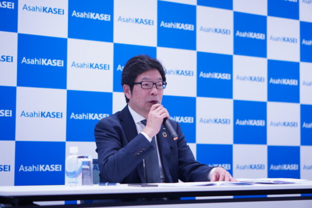 マテリアルは減収減益　旭化成４～９月期