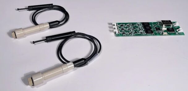 製品写真:UEP測定器「CF100」