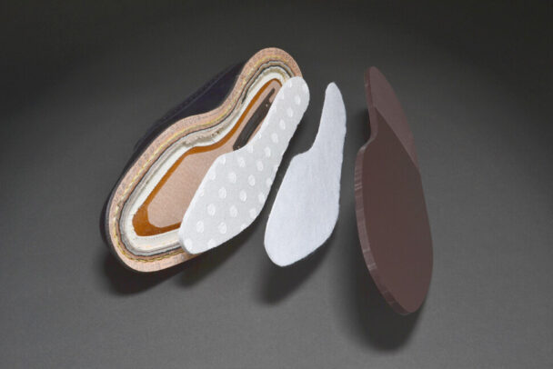 「エラスティル」製の中物