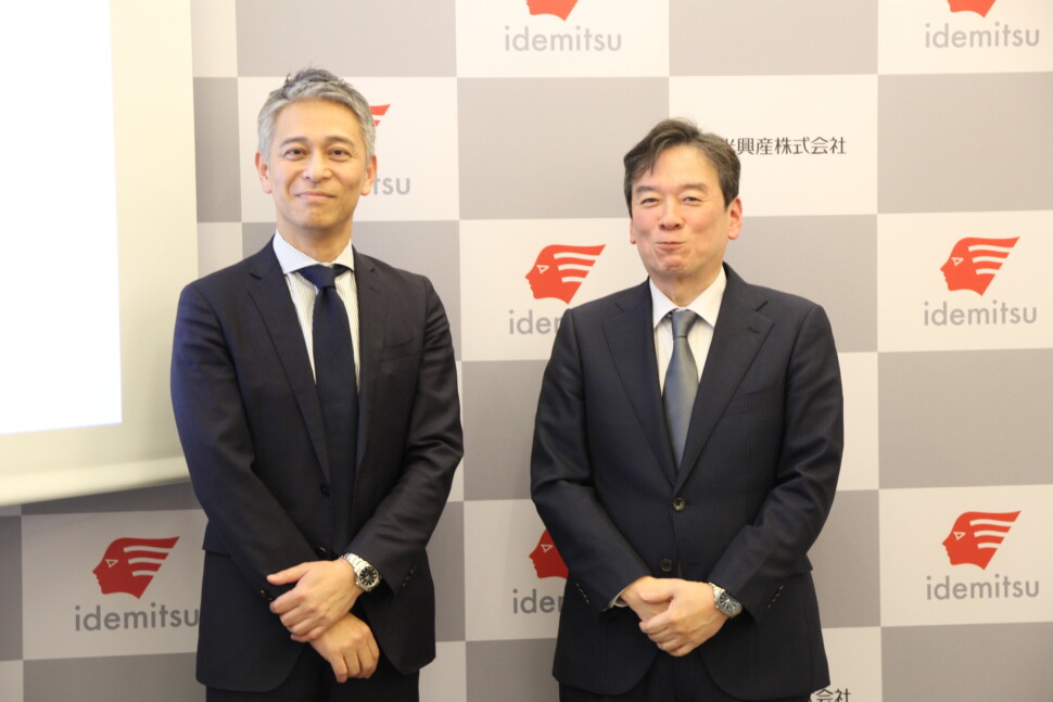 左から宮岸氏、岡村氏