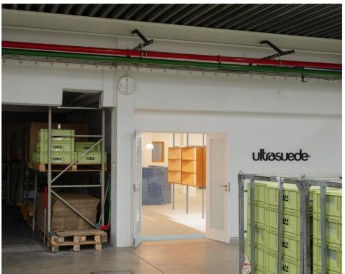 ショールーム入口