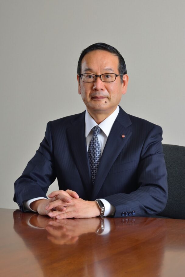 日精樹脂工業 依田社長