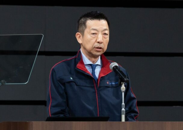 新入社員にメッセージを送る齋藤社長