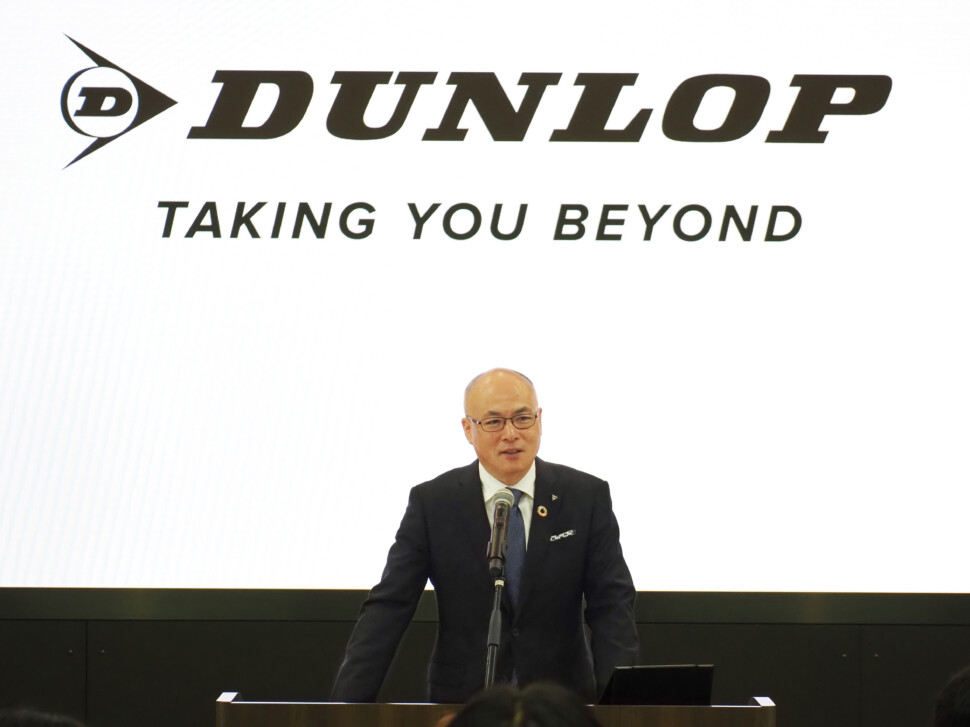 新入社員へ祝辞を述べる國安社長