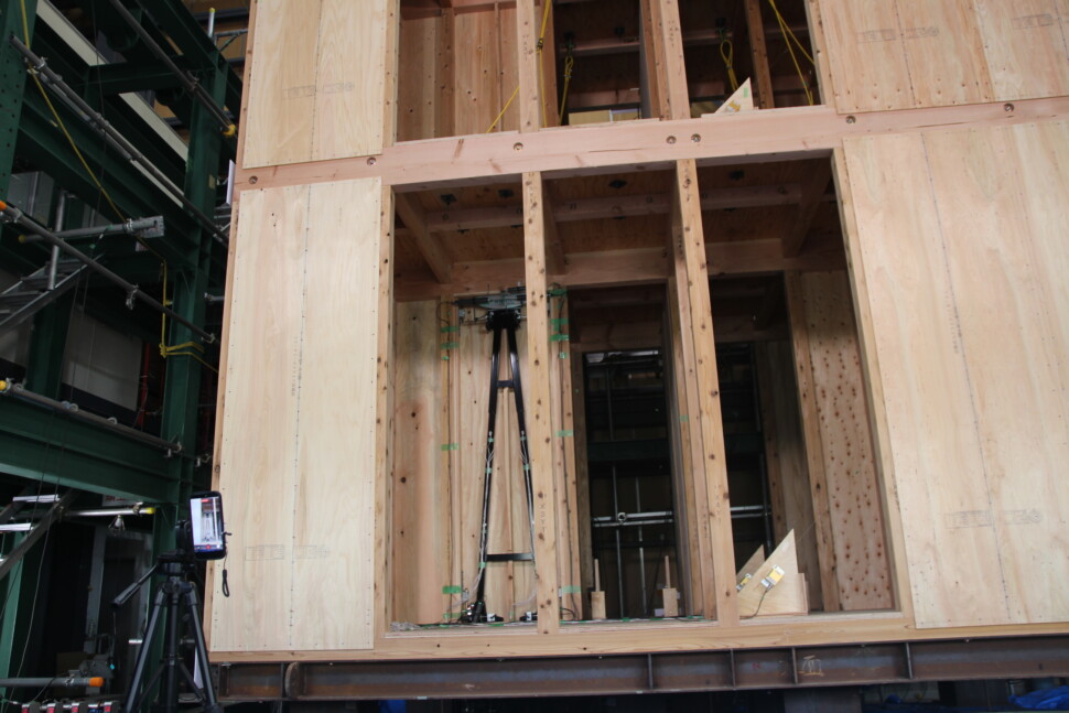 ミライエ エスの実大振動台実験