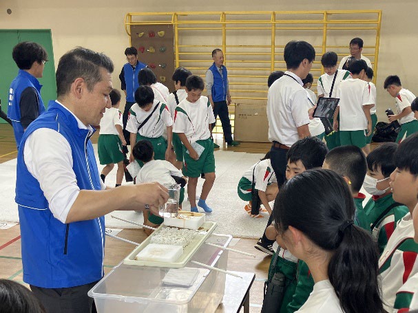 敦賀市立粟野小学校で「ブレスエアー」の出前授業を実施