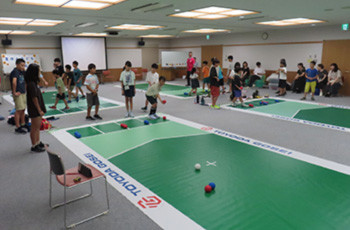 夏休みこども福祉体験教室の様子
