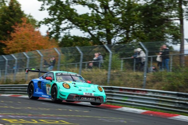 総合2位のファルケンモータースポーツのポルシェ911 GT3 R(#44)