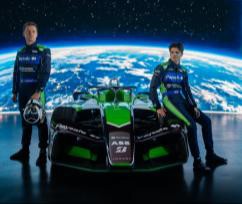 「コーネックス・ネオ」を使用したレーシングスーツ